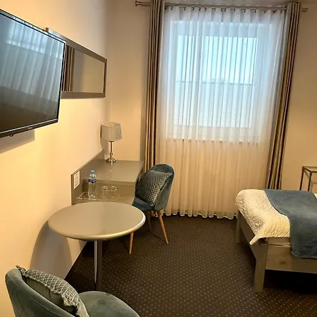 Piano Hotel
